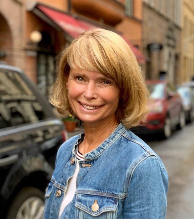 Bild på Eva Rasmussen Barr utomhus.