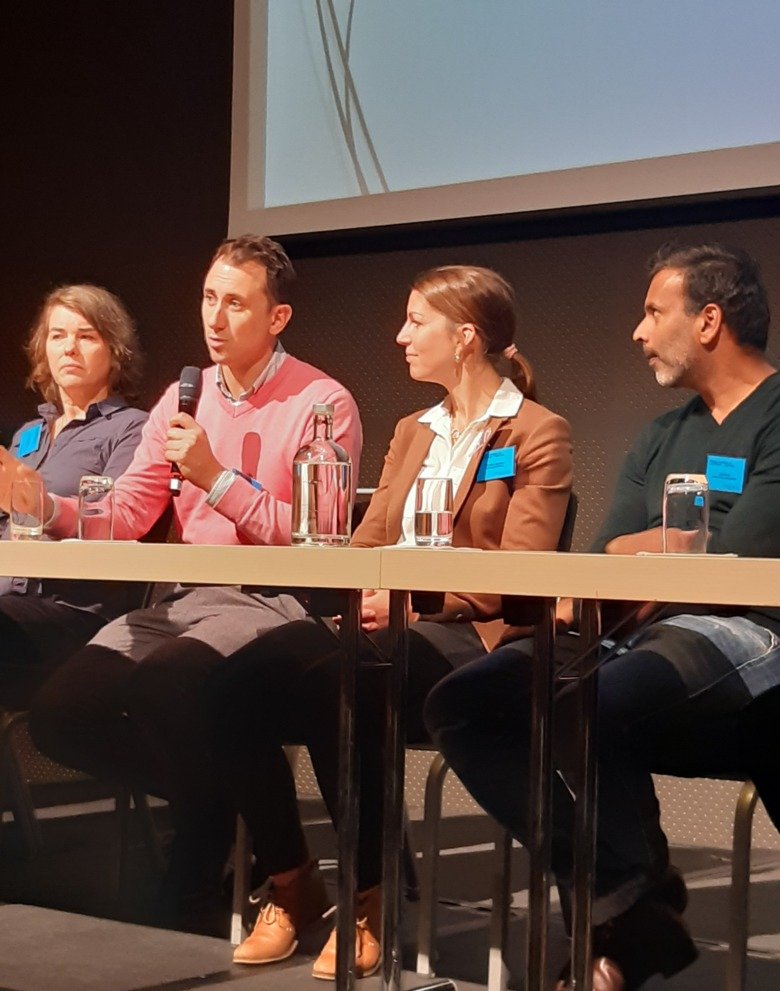 Mingel vid konferenssalen