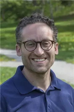 Doctoral student Joel Freilich.