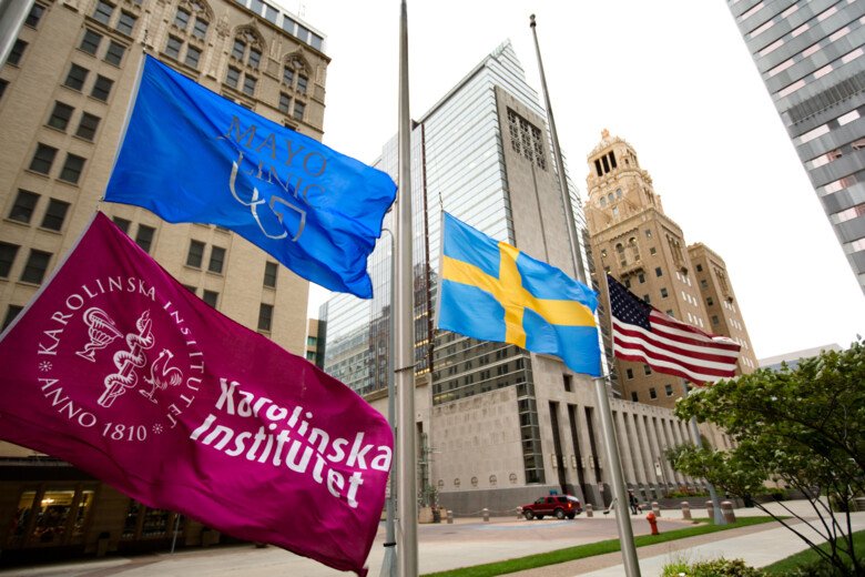 KI and Mayo flags hoisted in the wind.