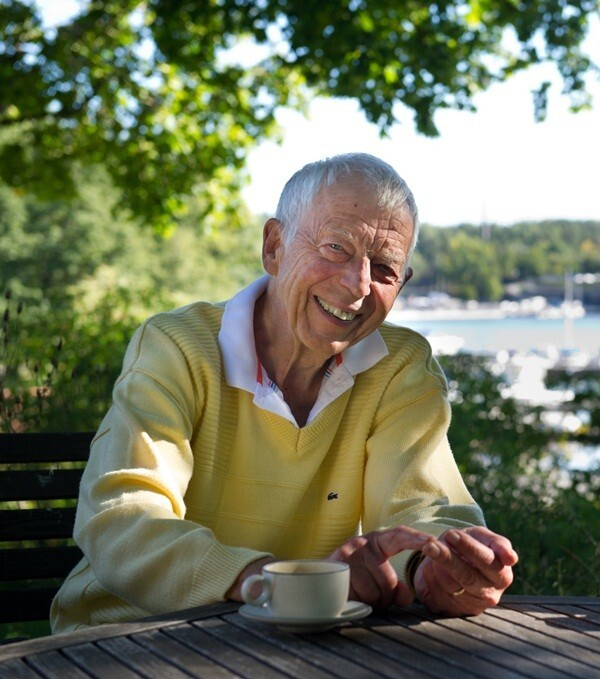 Bertil Hållsten utomhus