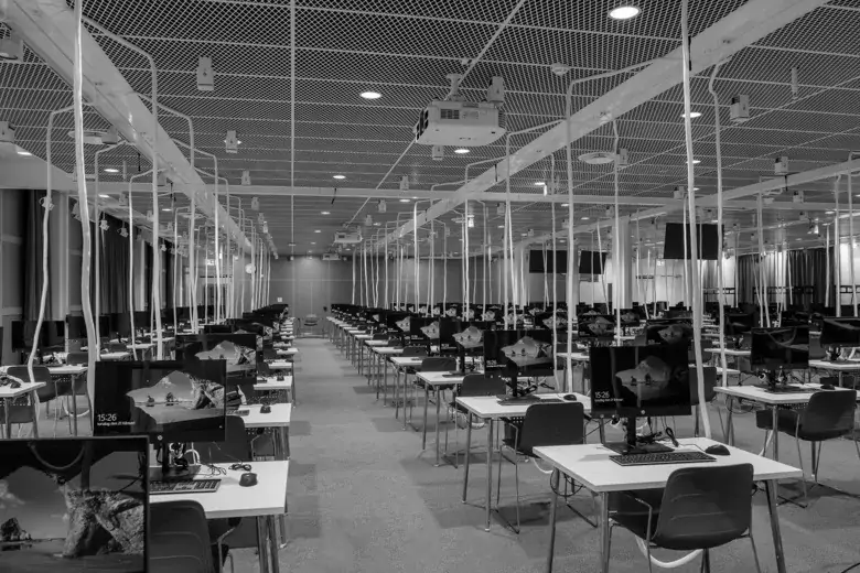 Hall with computers.