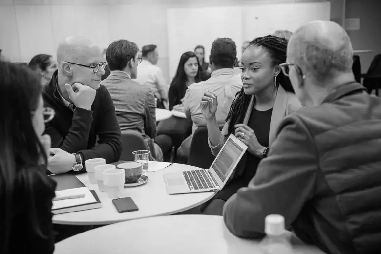 Deltagare i KIPRIME Fellows diskuterar.