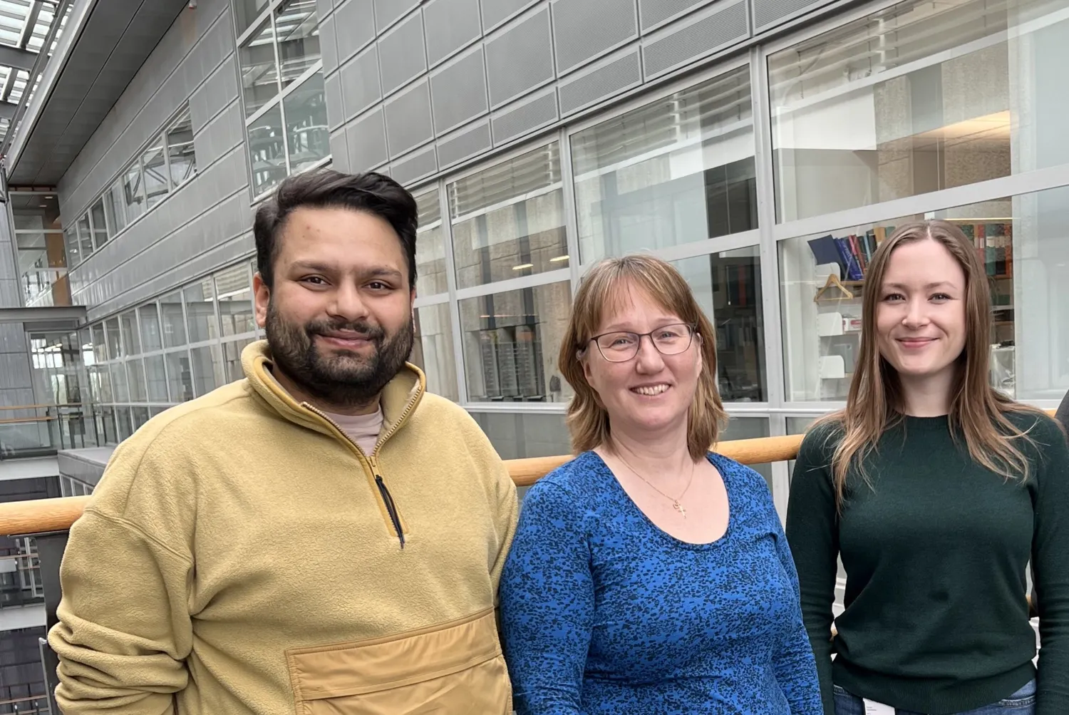 Gruppbild föreställande 3 personer på rad: Bhavik Rathod, Sara Windahl, Nicole Gustafsson.