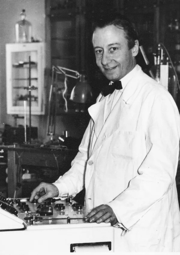 Börje Uvnäs, professor i labbrock