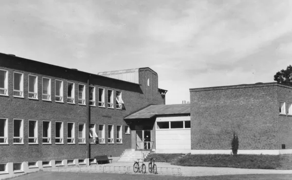 Farmakologen_färdigbyggd_1948_utan_rabatter